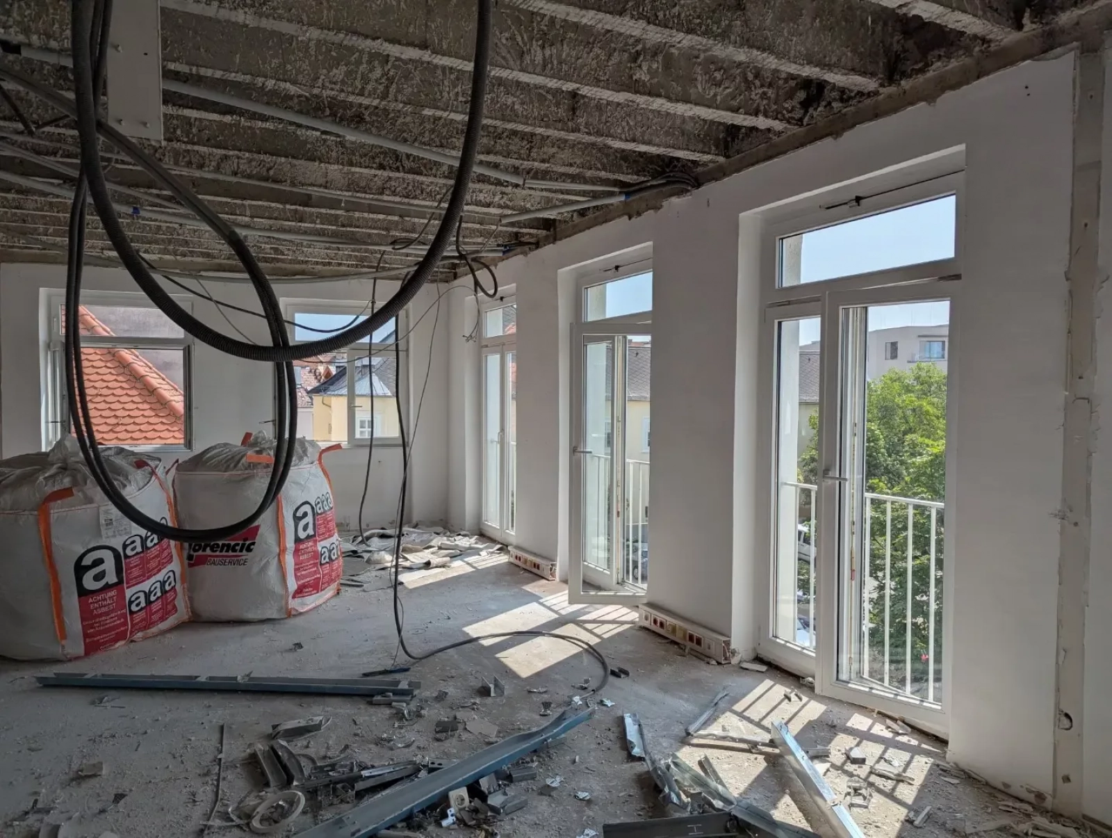 PXL 20250605 083425536